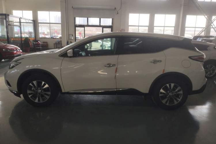 Used Nissan Murano 2021 2.5L XL Two-Wheel Drive Smart Connect Luxury Edition Exterior 3