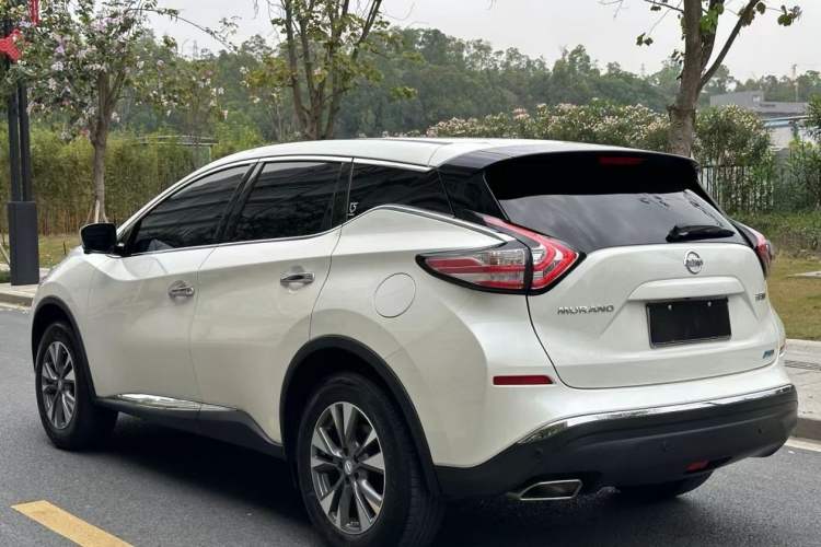 Used Nissan Murano 2021 2.5L XL Two-Wheel Drive Smart Connect Luxury Edition Exterior 3
