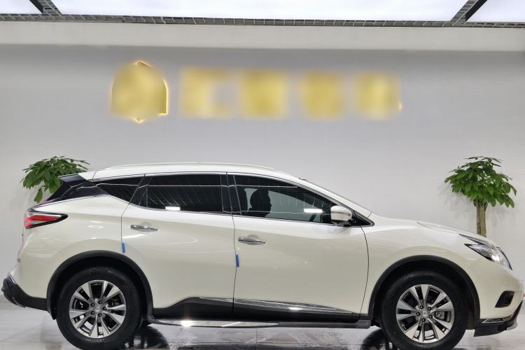 Used Nissan Murano 2021 2.5L XE Two-Wheel Drive Elite Edition Exterior 3