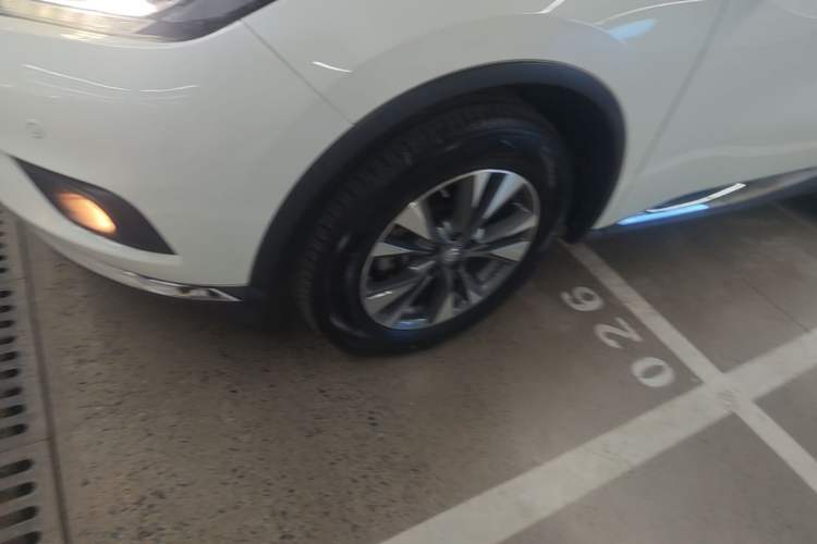 Used Nissan Murano 2021 2.5L XL Two-Wheel Drive Smart Connect Luxury Edition Exterior 4