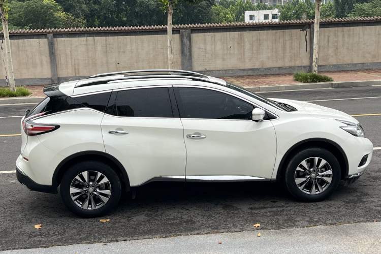 Used Nissan Murano 2021 2.5L XL Two-Wheel Drive Smart Connect Luxury Edition Exterior 4