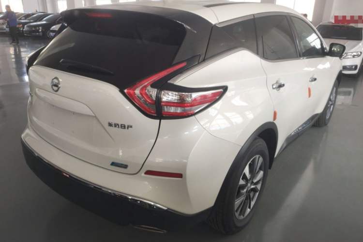 Used Nissan Murano 2021 2.5L XL Two-Wheel Drive Smart Connect Luxury Edition Exterior 5