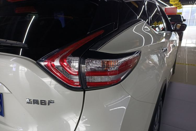 Used Nissan Murano 2021 2.5L XE Two-Wheel Drive Elite Edition Exterior 6