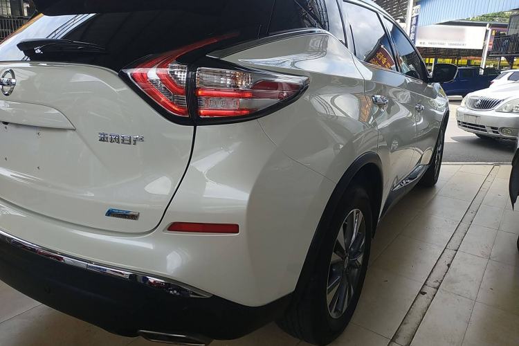Used Nissan Murano 2021 2.5L XL Two-Wheel Drive Smart Connect Luxury Edition Exterior 6