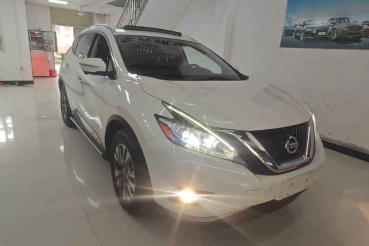 Used Nissan Murano 2021 2.5L XL Two-Wheel Drive Smart Connect Luxury Edition Front Right 45 Deg
