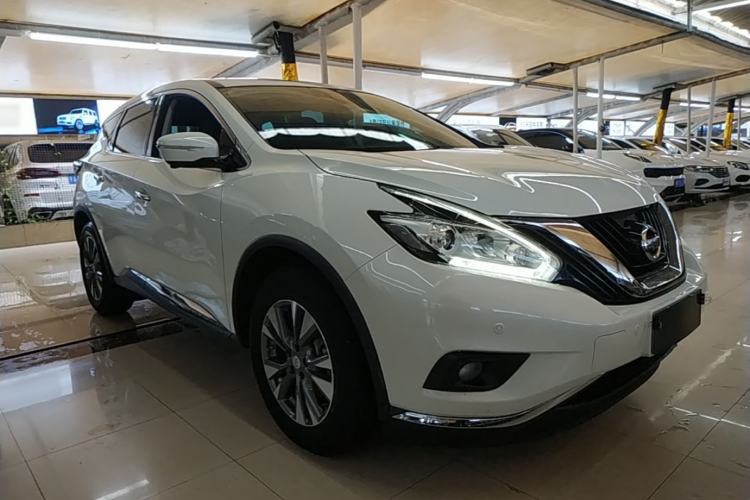 Used Nissan Murano 2021 2.5L XL Two-Wheel Drive Smart Connect Luxury Edition Front Right 45 Deg