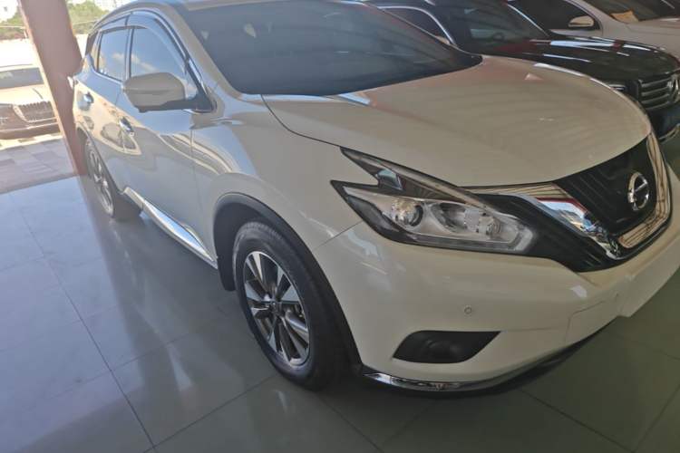 Used Nissan Murano 2021 2.5L XL Two-Wheel Drive Smart Connect Luxury Edition Front Right 45 Deg