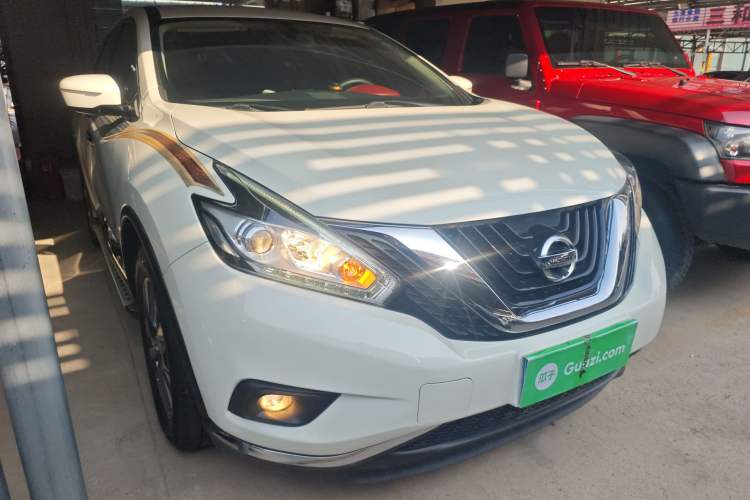 Used Nissan Murano 2021 2.5L XE Two-Wheel Drive Elite Edition Front Right 45 Deg