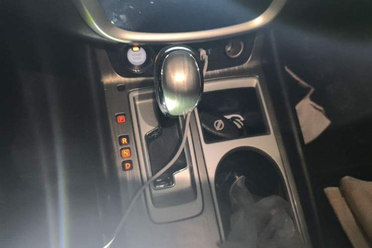 Used Nissan Murano 2021 2.5L XL Two-Wheel Drive Smart Connect Luxury Edition Gear Lever