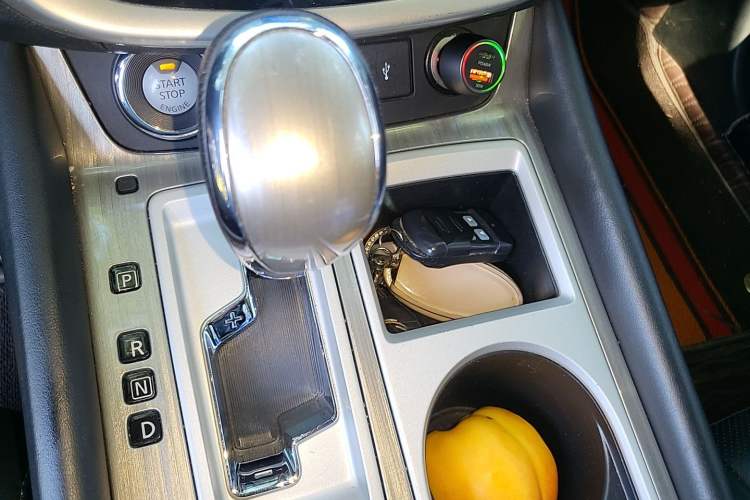 Used Nissan Murano 2021 2.5L XL Two-Wheel Drive Smart Connect Luxury Edition Gear Lever