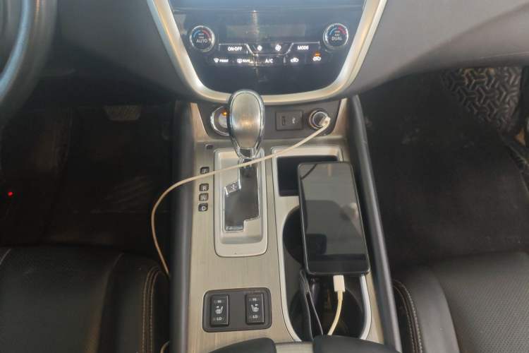 Used Nissan Murano 2021 2.5L XL Two-Wheel Drive Smart Connect Luxury Edition Gear Lever