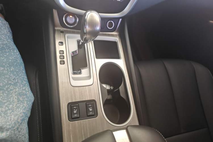Used Nissan Murano 2021 2.5L XL Two-Wheel Drive Smart Connect Luxury Edition Gear Lever