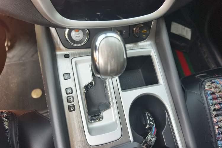 Used Nissan Murano 2021 2.5L XL Two-Wheel Drive Smart Connect Luxury Edition Gear Lever