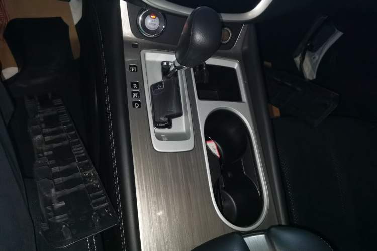 Used Nissan Murano 2021 2.5L XE Two-Wheel Drive Elite Edition Gear Lever