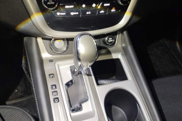 Used Nissan Murano 2021 2.5L XL Two-Wheel Drive Smart Connect Luxury Edition Gear Lever