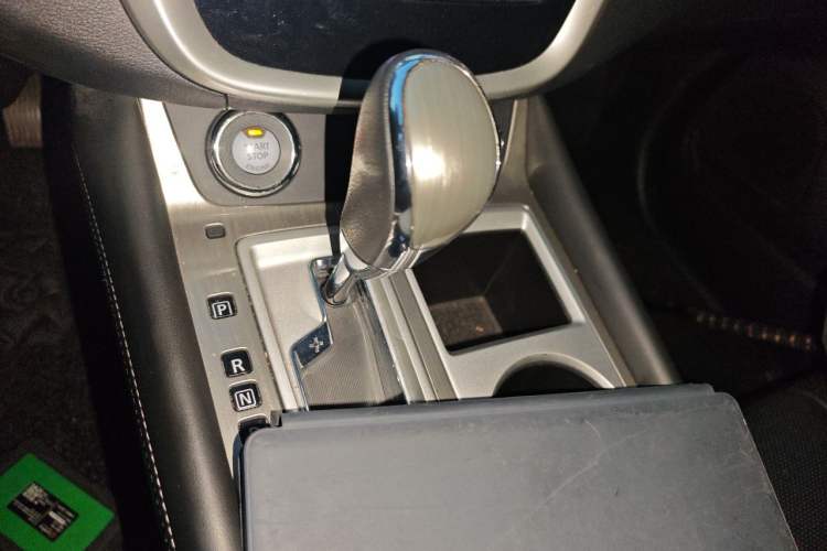 Used Nissan Murano 2021 2.5L XL Two-Wheel Drive Smart Connect Luxury Edition Gear Lever