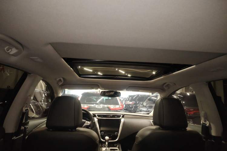 Used Nissan Murano 2021 2.5L XL Two-Wheel Drive Smart Connect Luxury Edition Headliner