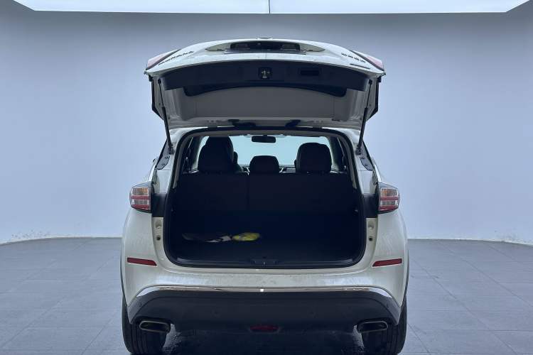 Used Nissan Murano 2021 2.5L XE Two-Wheel Drive Elite Edition Interior 1