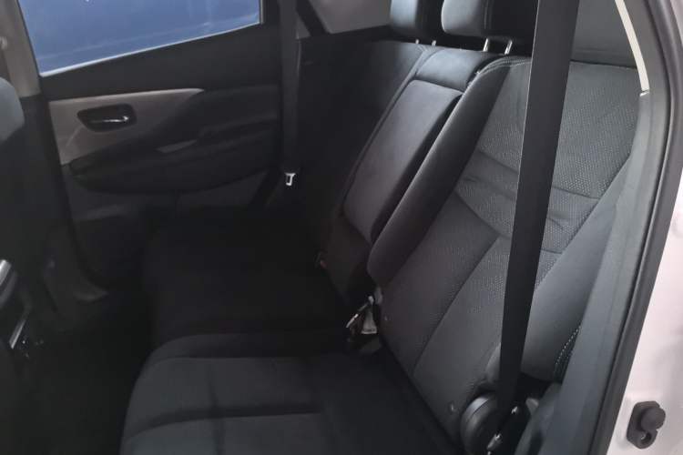 Used Nissan Murano 2021 2.5L XE Two-Wheel Drive Elite Edition Interior 1