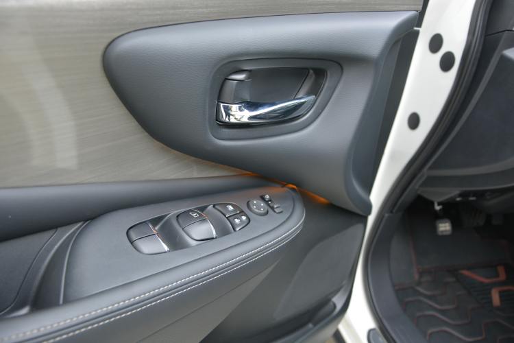 Used Nissan Murano 2021 2.5L XL Two-Wheel Drive Smart Connect Luxury Edition Interior 10