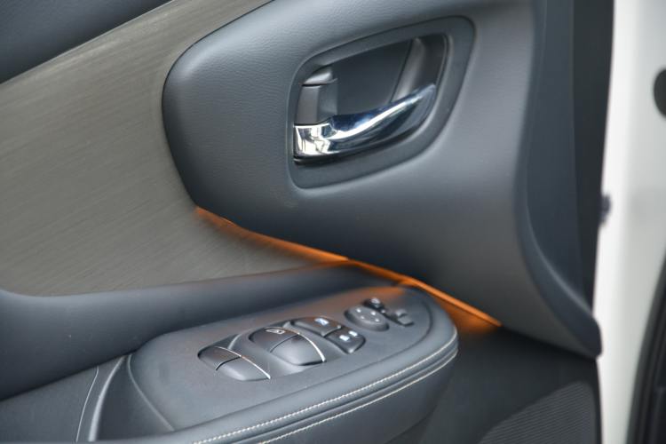 Used Nissan Murano 2021 2.5L XL Two-Wheel Drive Smart Connect Luxury Edition Interior 11