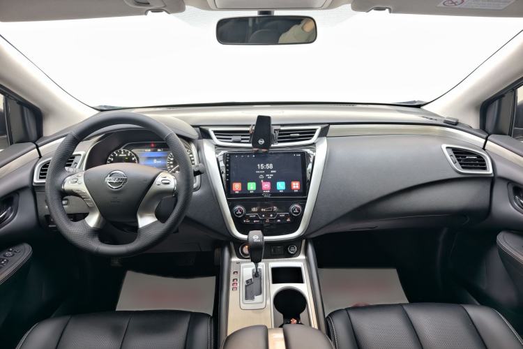 Used Nissan Murano 2021 2.5L XE Two-Wheel Drive Elite Edition Interior 15