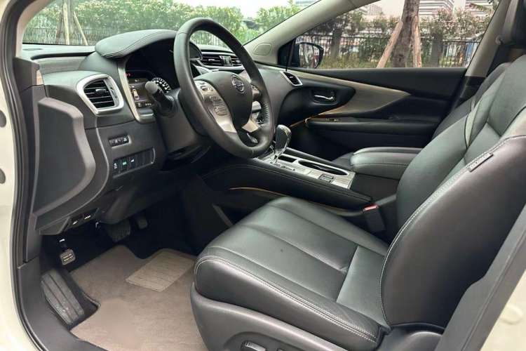 Used Nissan Murano 2021 2.5L XL Two-Wheel Drive Smart Connect Luxury Edition Interior 2