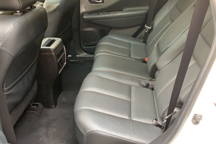 Used Nissan Murano 2021 2.5L XL Two-Wheel Drive Smart Connect Luxury Edition Interior 2