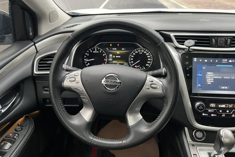 Used Nissan Murano 2021 2.5L XL Two-Wheel Drive Smart Connect Luxury Edition Interior 2
