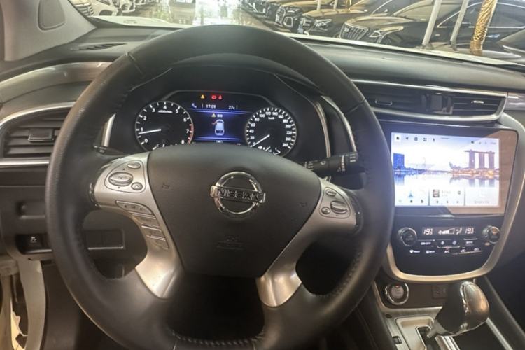 Used Nissan Murano 2021 2.5L XL Two-Wheel Drive Smart Connect Luxury Edition Interior 2