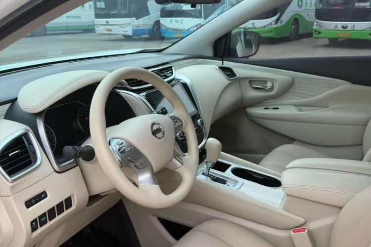 Used Nissan Murano 2021 2.5L XE Two-Wheel Drive Elite Edition Interior 3