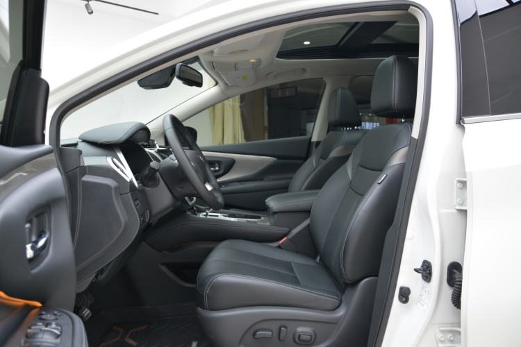 Used Nissan Murano 2021 2.5L XL Two-Wheel Drive Smart Connect Luxury Edition Interior 3