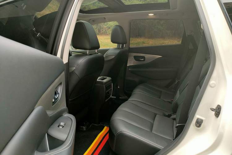 Used Nissan Murano 2021 2.5L XL Two-Wheel Drive Smart Connect Luxury Edition Interior 3