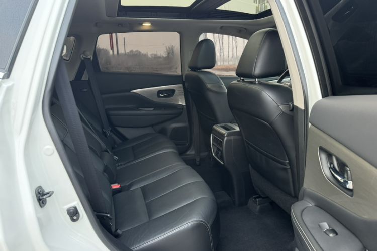 Used Nissan Murano 2021 2.5L XL Two-Wheel Drive Smart Connect Luxury Edition Interior 3