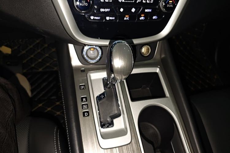 Used Nissan Murano 2021 2.5L XL Two-Wheel Drive Smart Connect Luxury Edition Interior 4