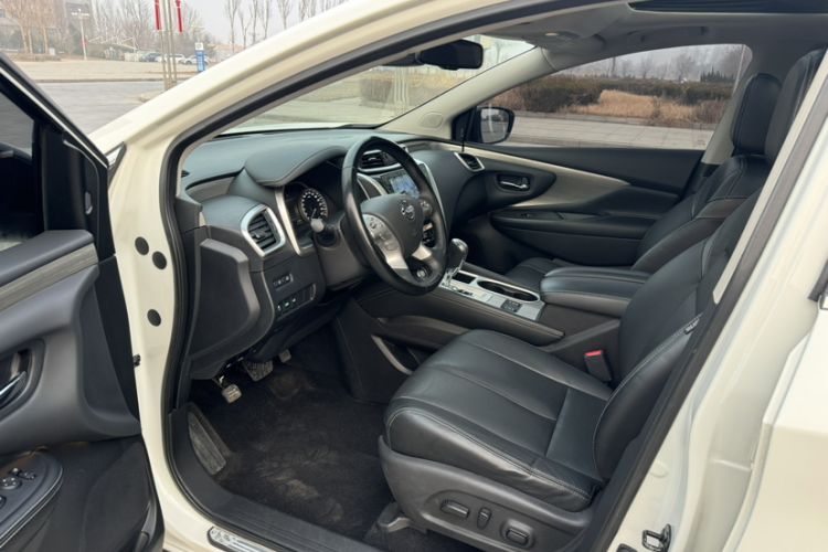 Used Nissan Murano 2021 2.5L XL Two-Wheel Drive Smart Connect Luxury Edition Interior 4