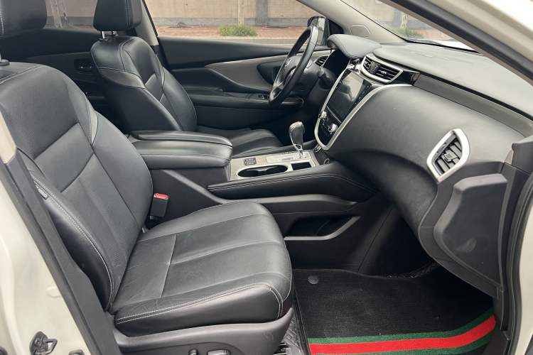 Used Nissan Murano 2021 2.5L XL Two-Wheel Drive Smart Connect Luxury Edition Interior 5