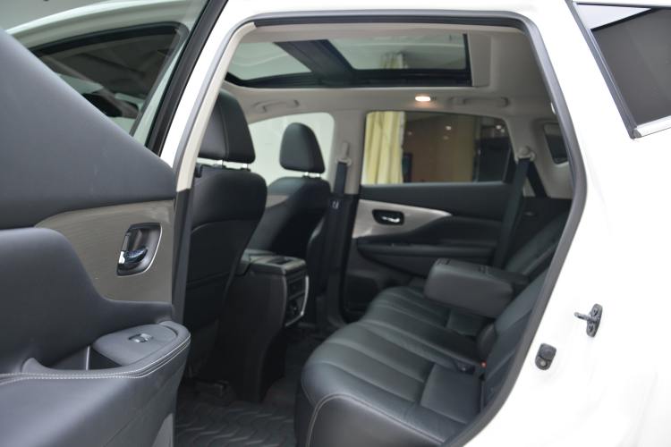 Used Nissan Murano 2021 2.5L XL Two-Wheel Drive Smart Connect Luxury Edition Interior 5
