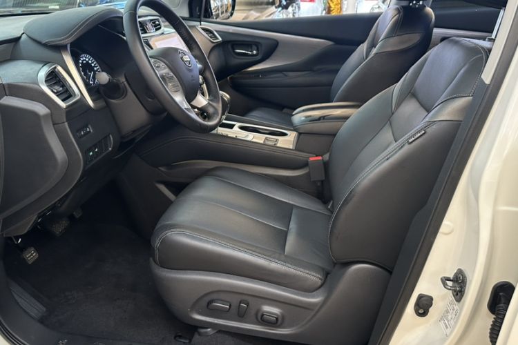 Used Nissan Murano 2021 2.5L XL Two-Wheel Drive Smart Connect Luxury Edition Interior 5