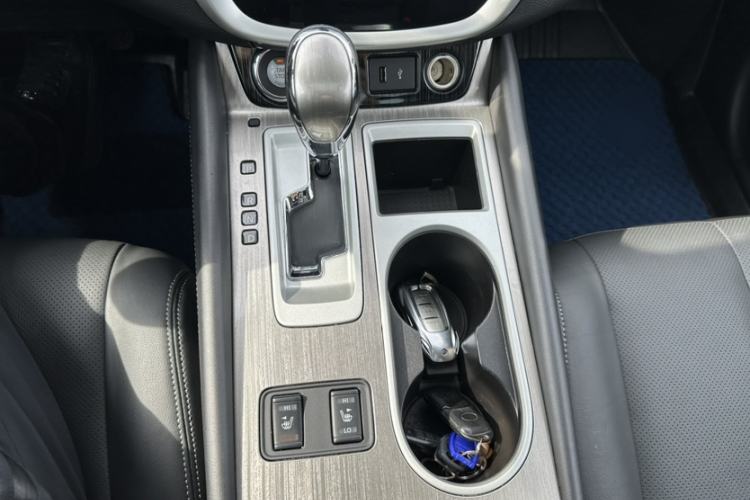 Used Nissan Murano 2021 2.5L XL Two-Wheel Drive Smart Connect Luxury Edition Interior 5