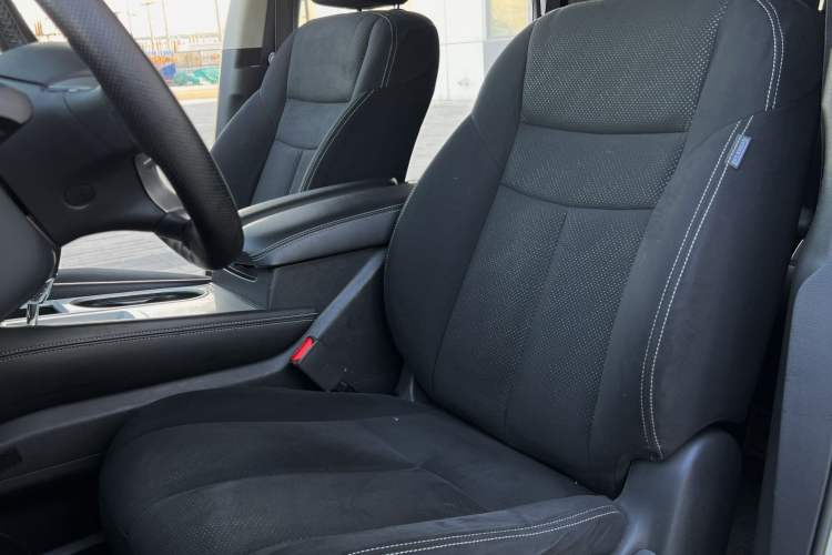 Used Nissan Murano 2021 2.5L XE Two-Wheel Drive Elite Edition Interior 6