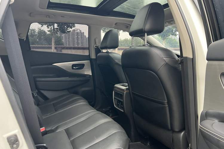 Used Nissan Murano 2021 2.5L XL Two-Wheel Drive Smart Connect Luxury Edition Interior 6