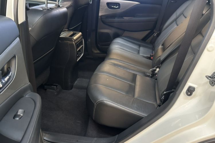 Used Nissan Murano 2021 2.5L XL Two-Wheel Drive Smart Connect Luxury Edition Interior 6