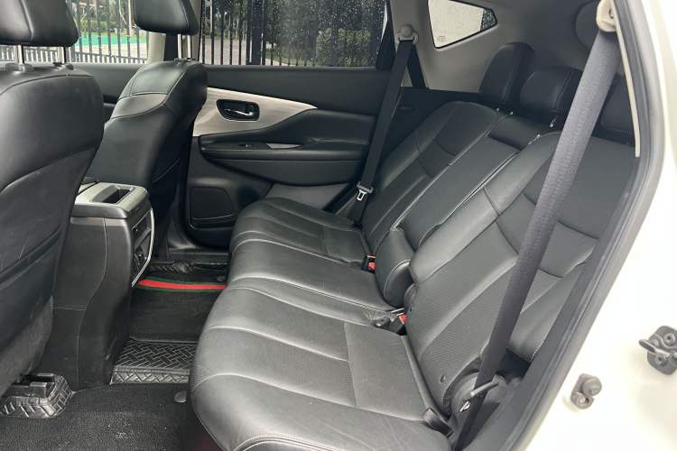 Used Nissan Murano 2021 2.5L XL Two-Wheel Drive Smart Connect Luxury Edition Interior 7