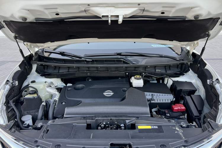 Used Nissan Murano 2021 2.5L XE Two-Wheel Drive Elite Edition Interior 8