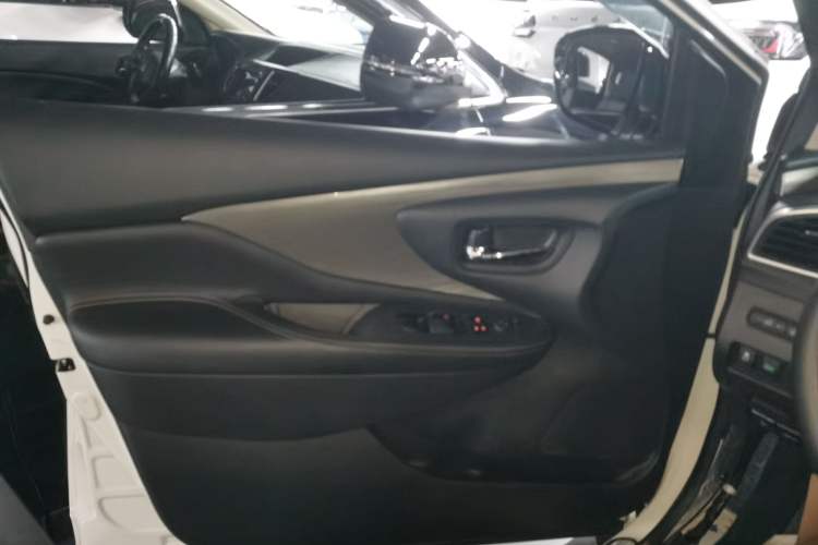 Used Nissan Murano 2021 2.5L XE Two-Wheel Drive Elite Edition Left Front Door Interior