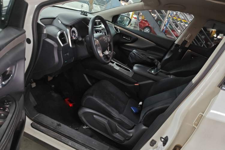 Used Nissan Murano 2021 2.5L XE Two-Wheel Drive Elite Edition Left Front Seat