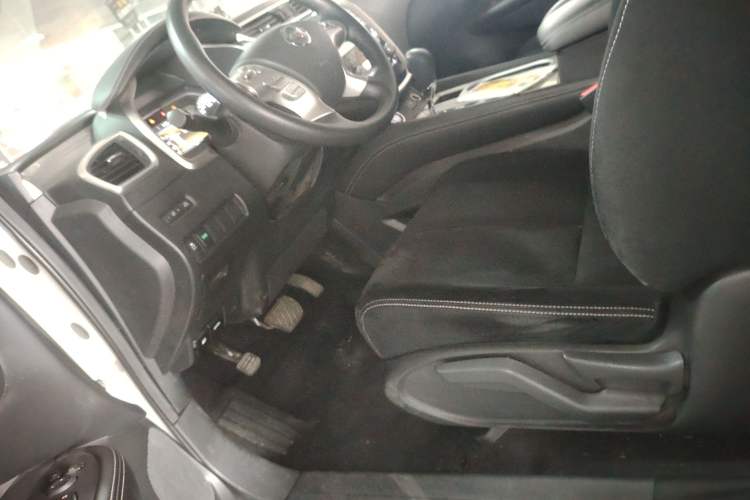 Used Nissan Murano 2021 2.5L XE Two-Wheel Drive Elite Edition Left Front Seat