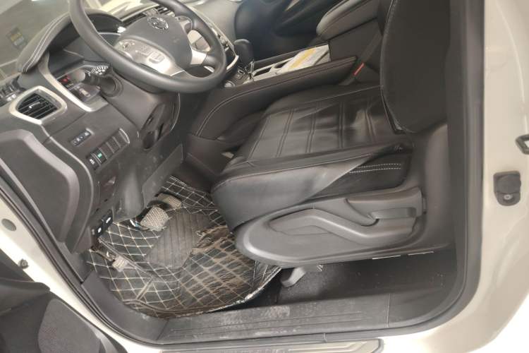 Used Nissan Murano 2021 2.5L XE Two-Wheel Drive Elite Edition Left Front Seat