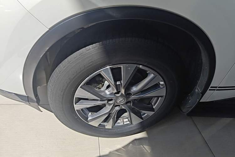 Used Nissan Murano 2021 2.5L XL Two-Wheel Drive Smart Connect Luxury Edition Left Front Wheel Hub